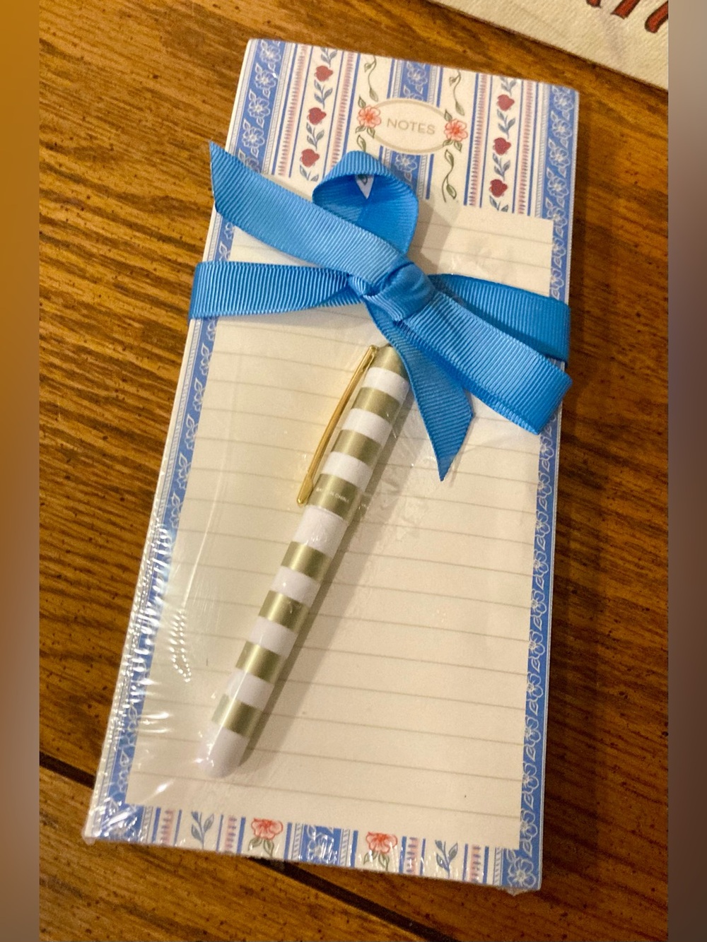 Lady Jayne Memo Pad and Pen Gift Set - Blue & White Florsl - New